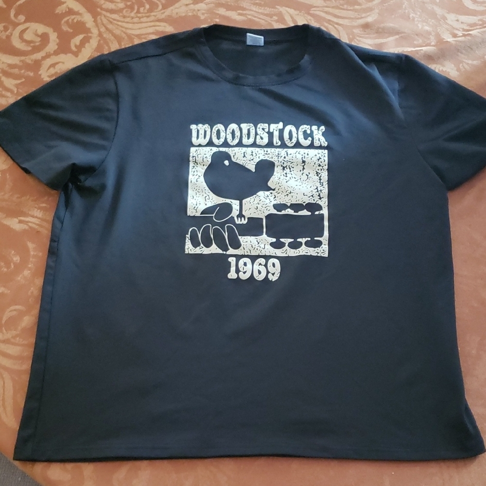 Black Woodstock 1969 Concert Tee Shirt XL = L
